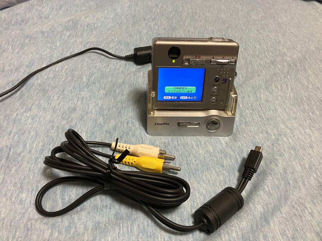 動作確認済　付属品あり　Fujifilm FinePix F450 ネオレトロ