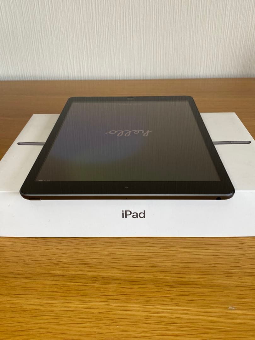 【未使用に近い】iPad 第7世代 128GB iPad本体　付属品完備
