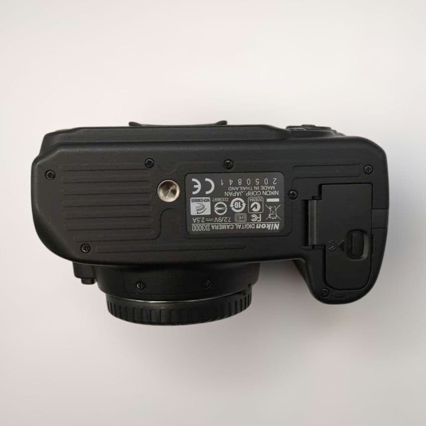 Nikon D3000 一眼レフカメラ CCDセンサー
