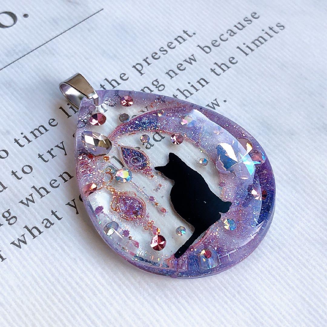同梱値引100円❤️No.2582 レジン ペンダントトップ 猫 ネコ ねこ ♡