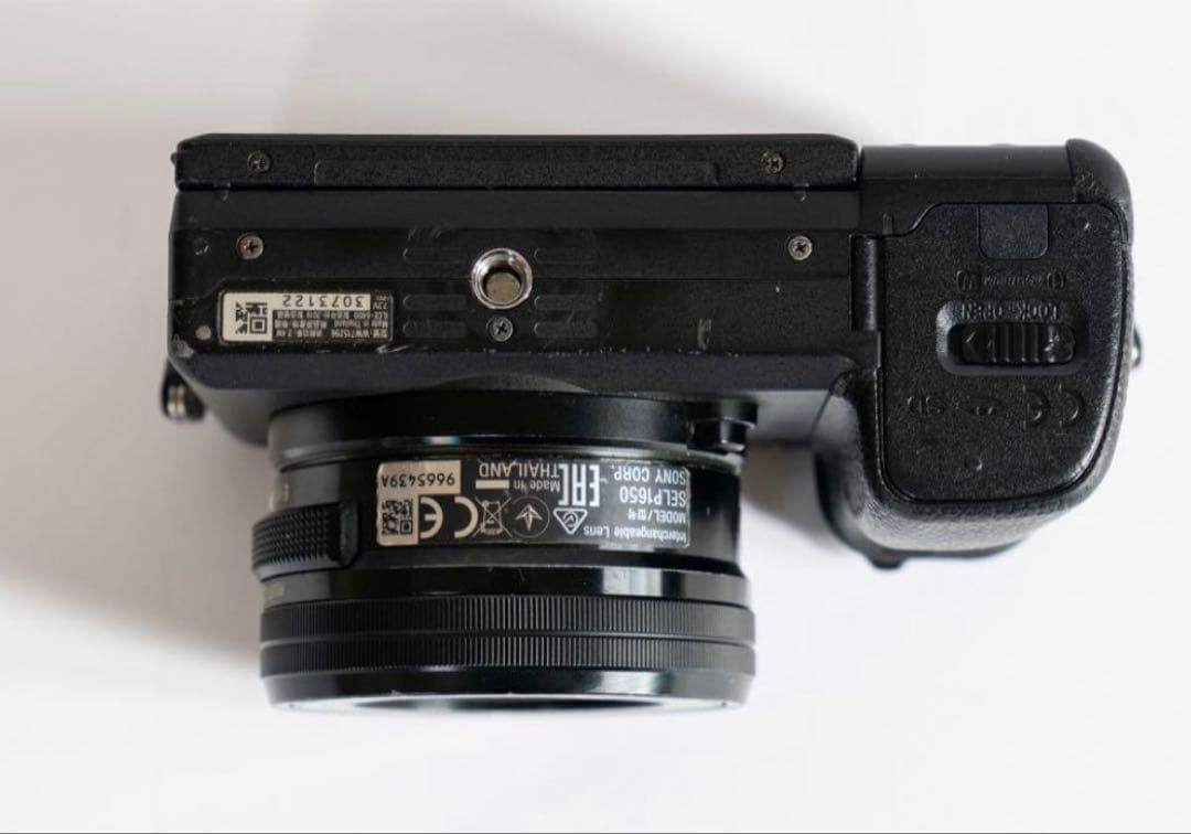 最終値下げSony α6400 ミラーレスカメラ バッテリー2個充電器付