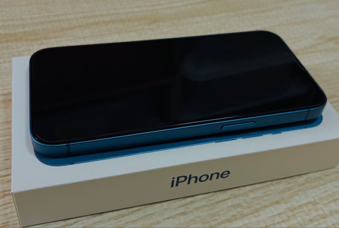 スマートフォン本体 iPhone13 256GB