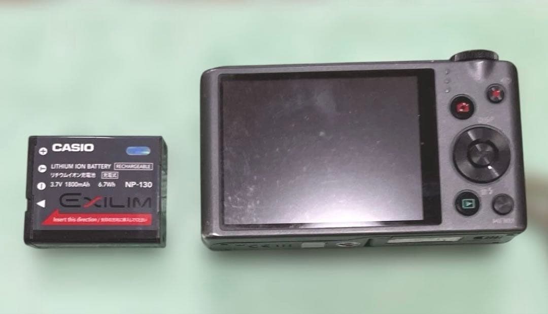 桐*ず様 EXILIM EX-ZR10 コンパクトデジタルカメラ