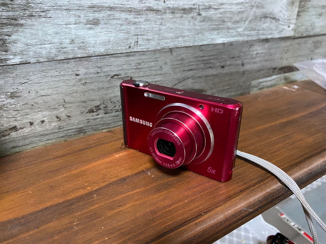 ★809　Samsung ST77 赤 デジタル光学ズ一ムカメラ　美品