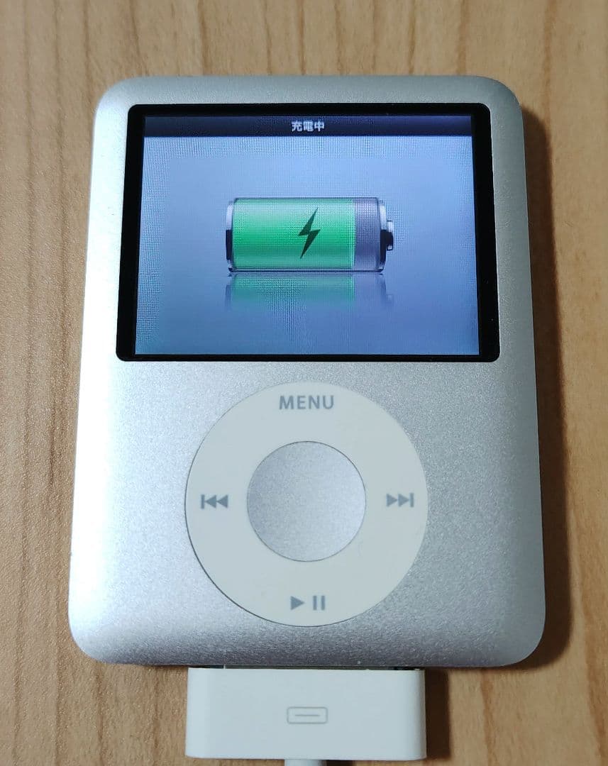 Apple iPod nano 第3世代 4G中古品　シルバー初期化・動作確認済