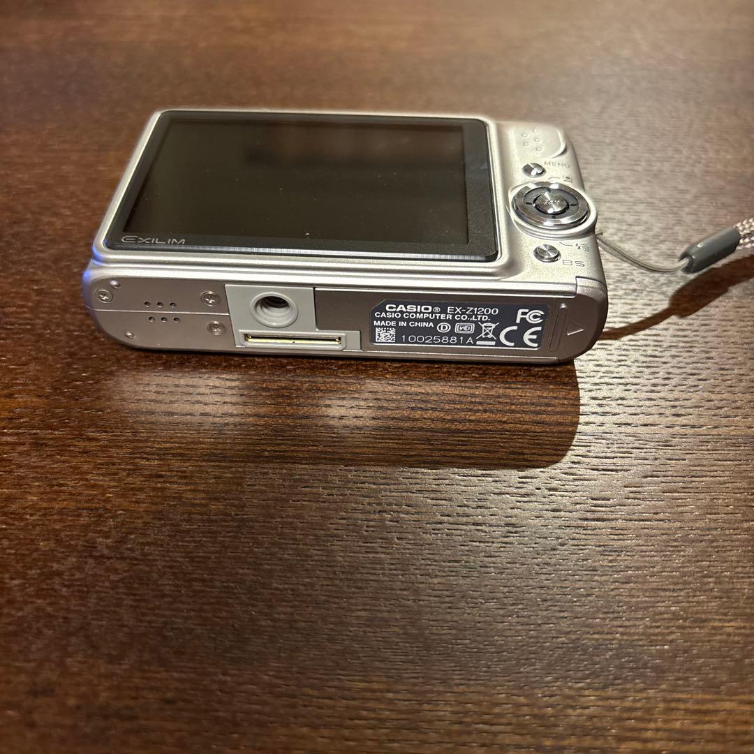 CASIO EX-Z1200 デジタルカメラ シルバー【付属品付き】