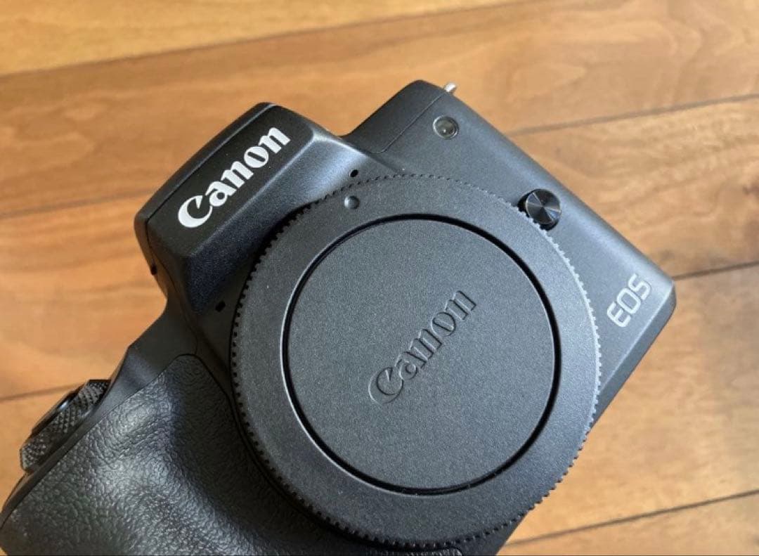 日本製　Canon キャノンEOS Kiss M2 ダブルズームキット ブラック