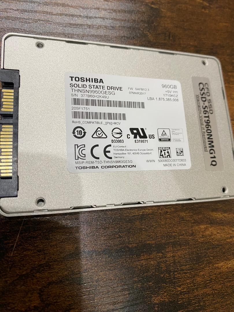 新品同様CFD SATA SSD1TB(960G)東芝THNSN9960GE
