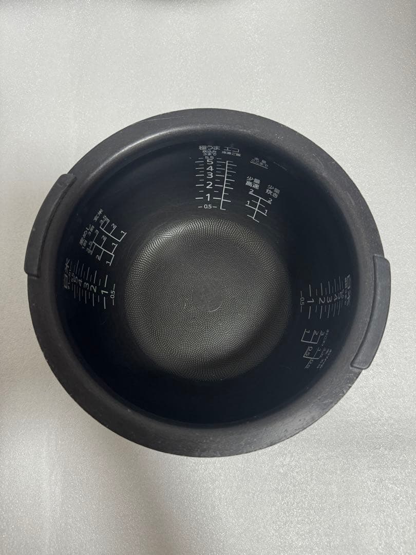 タイガー炊飯器　JPI-JS10　力圧IH 5.5合　2022年製
