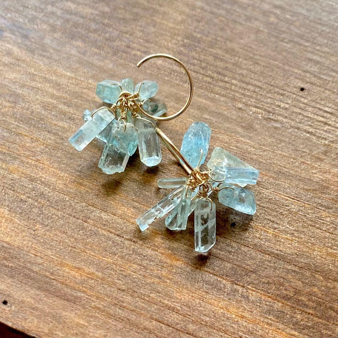 アクアマリン 原石柱 ふさふさピアス 14kgf