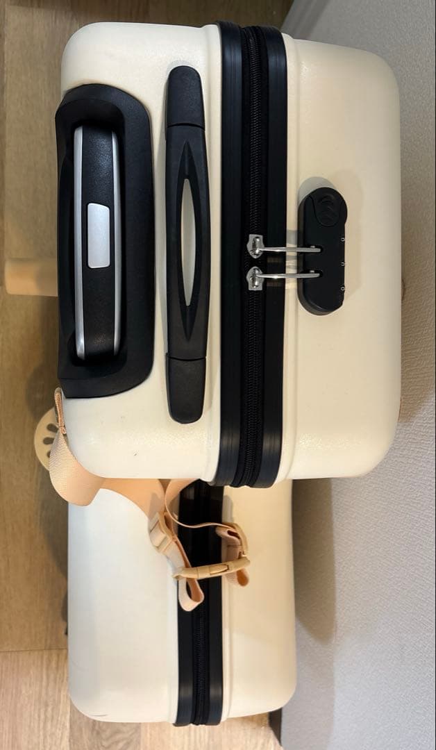 乗れるキャリーケース　キッズトラベル　ホワイト×ベージュ