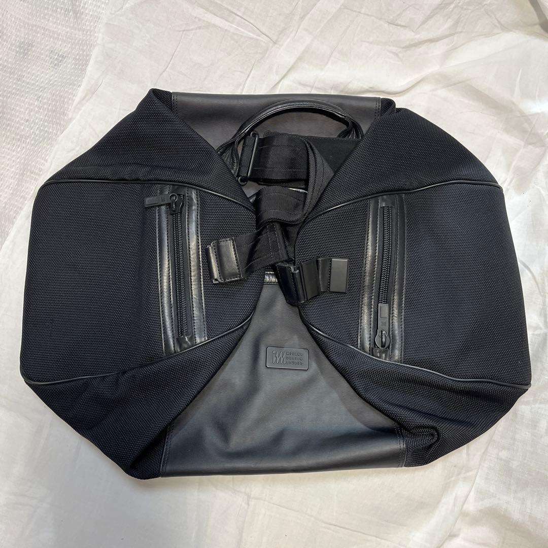 新品未使用　ISSEY MIYAKE 三宅一生ボストンバッグ ショルダーバッグ