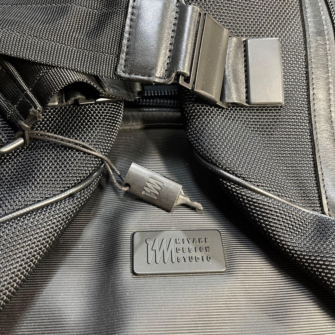 新品未使用　ISSEY MIYAKE 三宅一生ボストンバッグ ショルダーバッグ