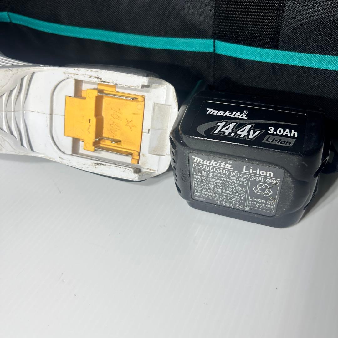 マキタクリーナーCL141FD掃除機　ケース付き　動作品