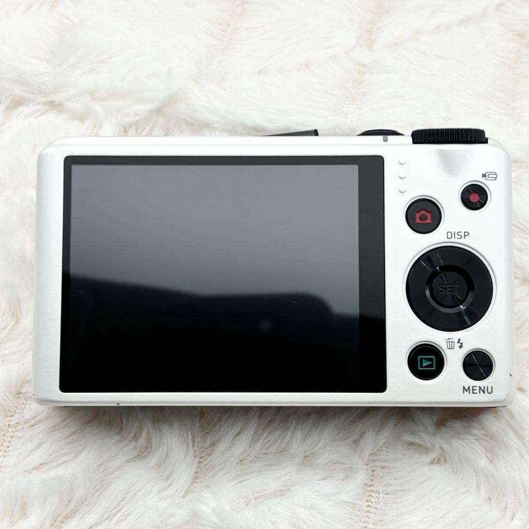 美品・動作良好✨ CASIO EXILIM EX-ZR100 ホワイト