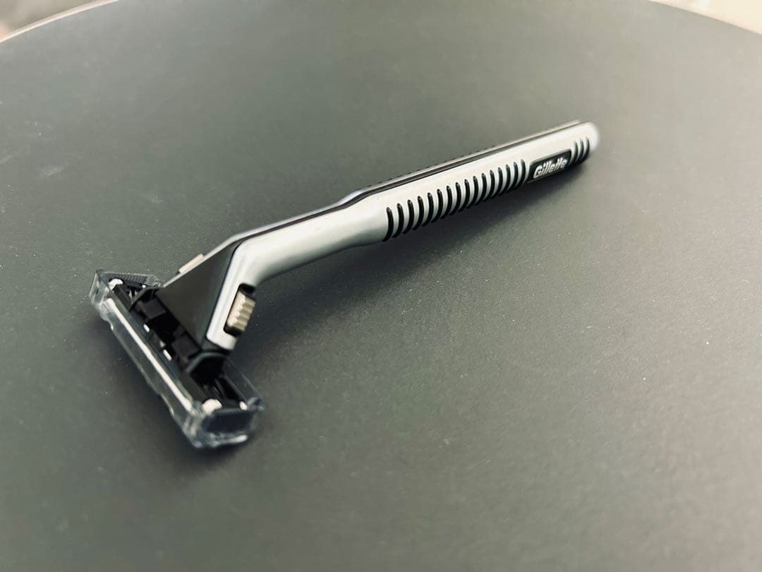 新品未使用 ジレットセンサー T字型シェーバー ディーター・ラムス　braun