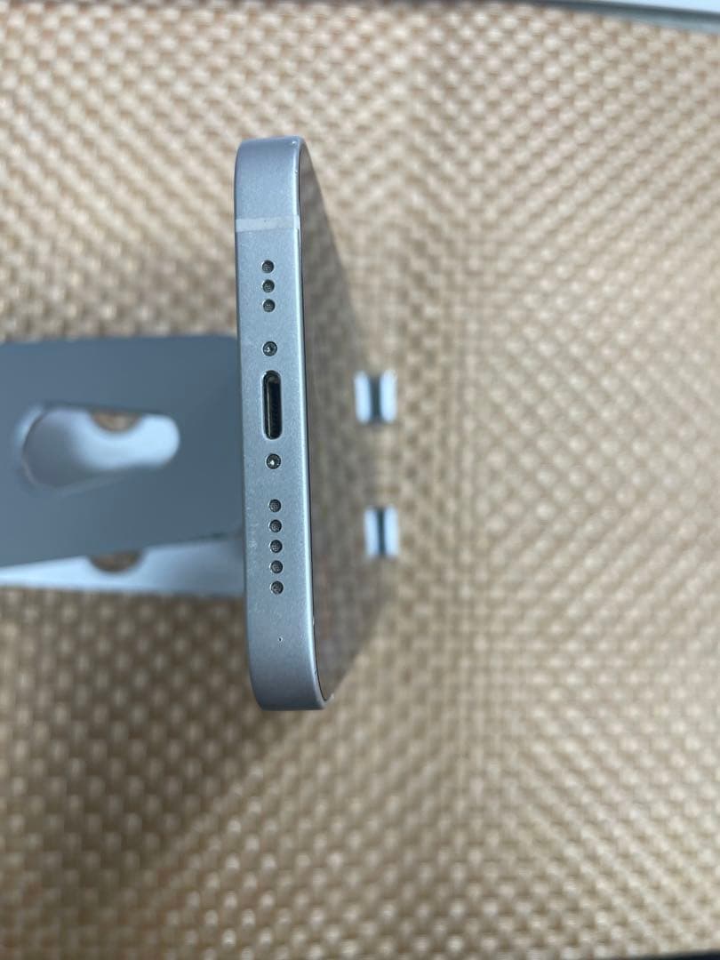 iPhone 13 256 GB スターライトSIMフリー【9778】