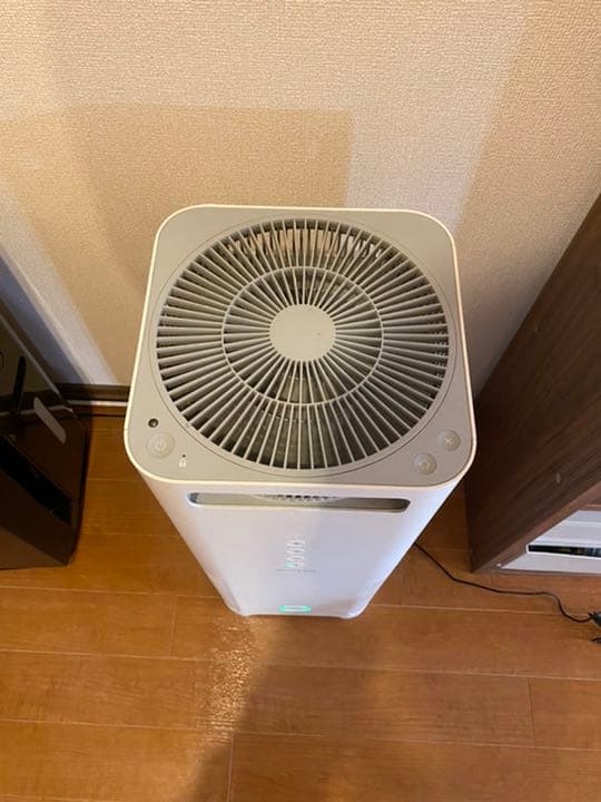 バルミューダ　空気清浄機　EJT-1000-WG