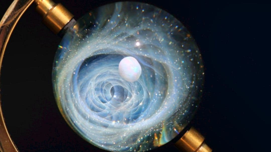 生前整理 宇宙ガラス スタンド付き