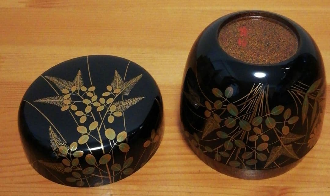 宝治作　秋草　蒔絵　梨地　棗　共箱　仕服付　茶道具