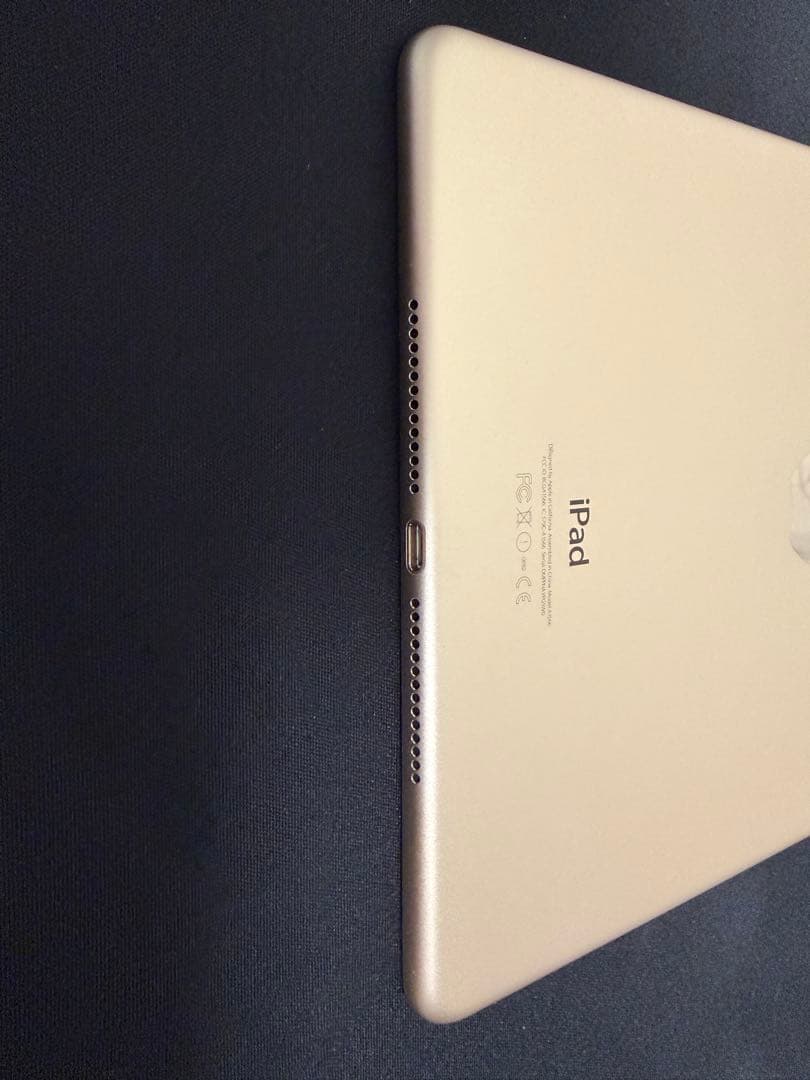 iPad Air2 ゴールド64GB 本体