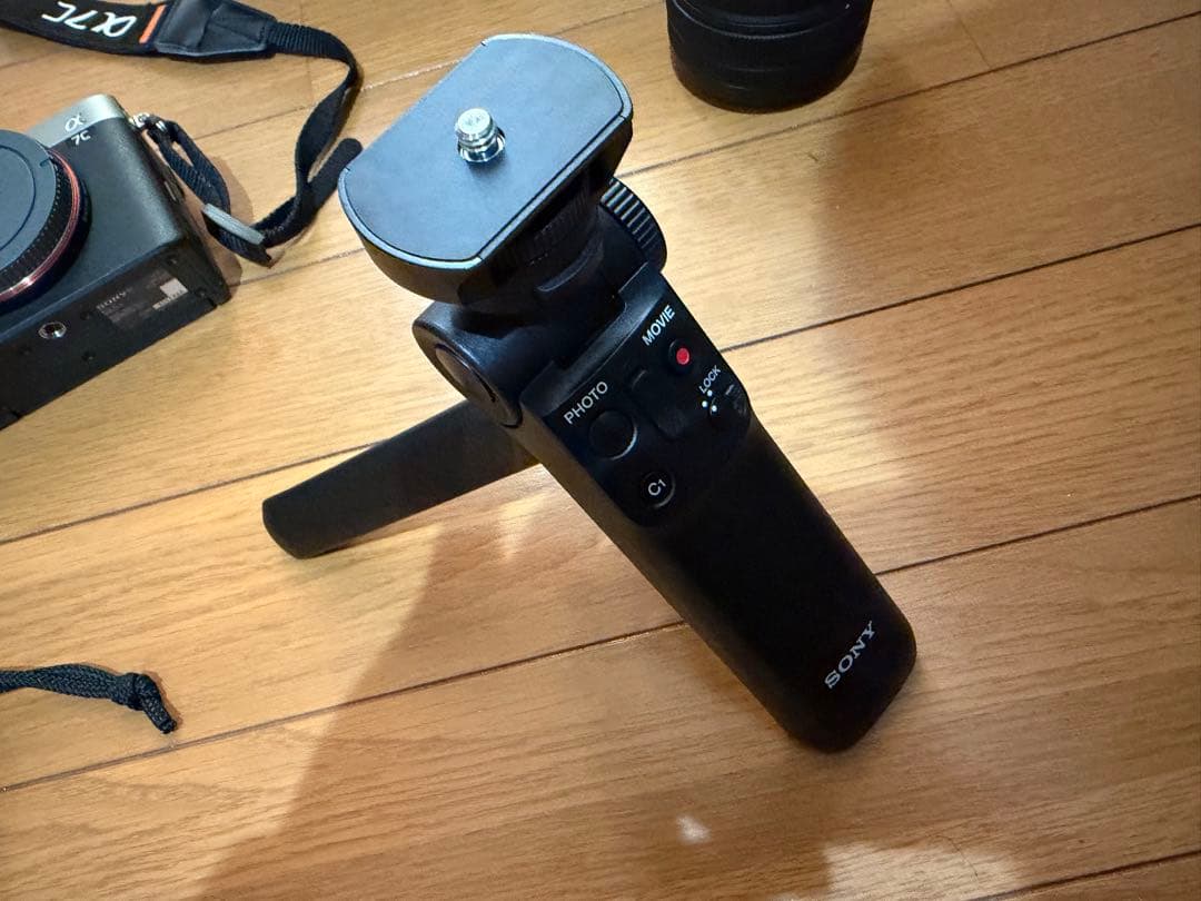 【極美品】SONY α7C ミラーレス一眼カメラ　ケース&コンパクト三脚セット