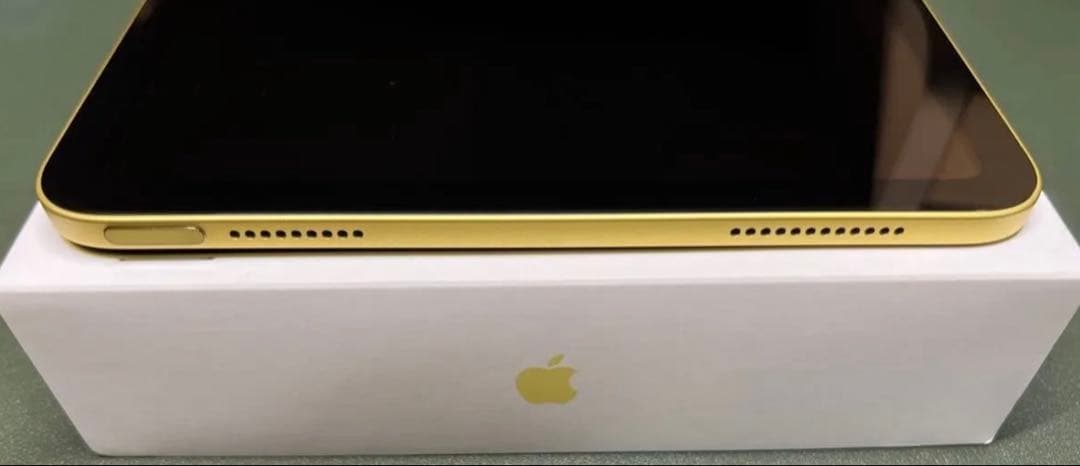 【極美品】iPad A16 第11世代 128GB Wi-Fi 充電回数1回