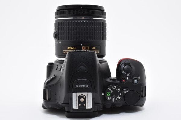【美品】ニコン Nikon D5500 レンズキット 《ショット数3255回》