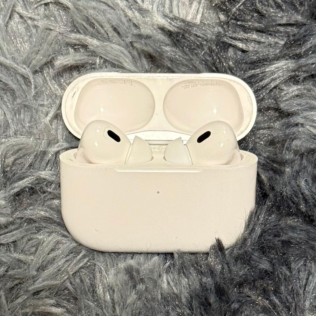 AirPods Pro 第2世代　本体 ホワイト 充電ケース付き