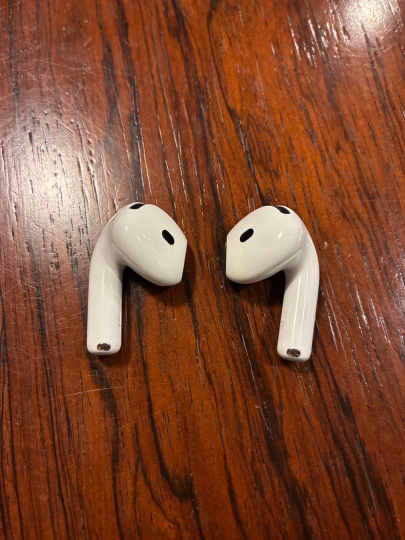 AirPods4 (アクティブノイズキャンセリング機能搭載)