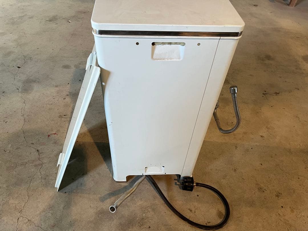 壁掛け式電気温水器　イトミック　ＥＷ－３０Ｎ４Ａ－ＪＬ　【ジャンク】
