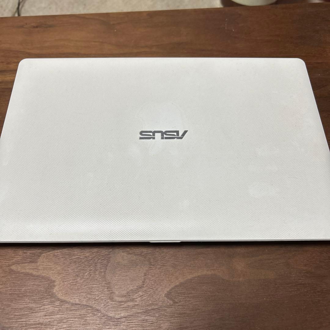 ASUS E203MA-4000W2 /11.6型/Win10/ホワイト