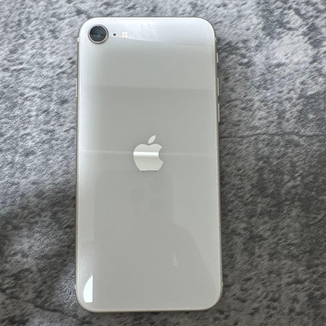 Apple iPhone se 第三世代　ホワイト 本体