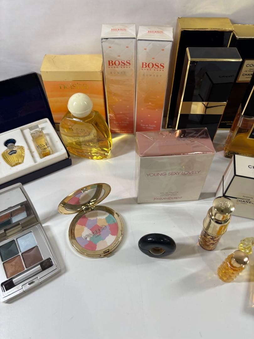 s*u様 シャネル Guerlain ミニ香水セットと香水まとめ売り