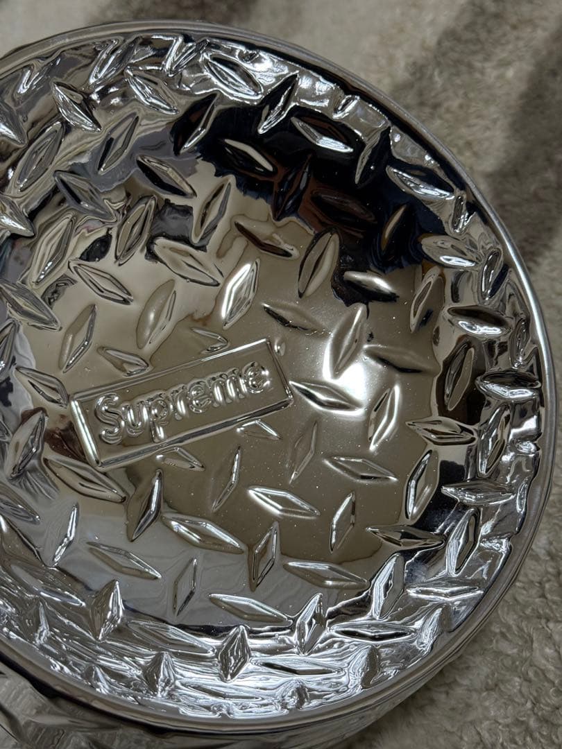Supreme Diamond Plate Dog Bowl 犬用