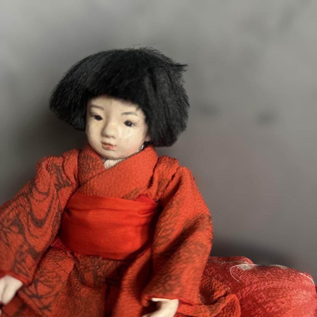市松人形 赤い和服 黒髪