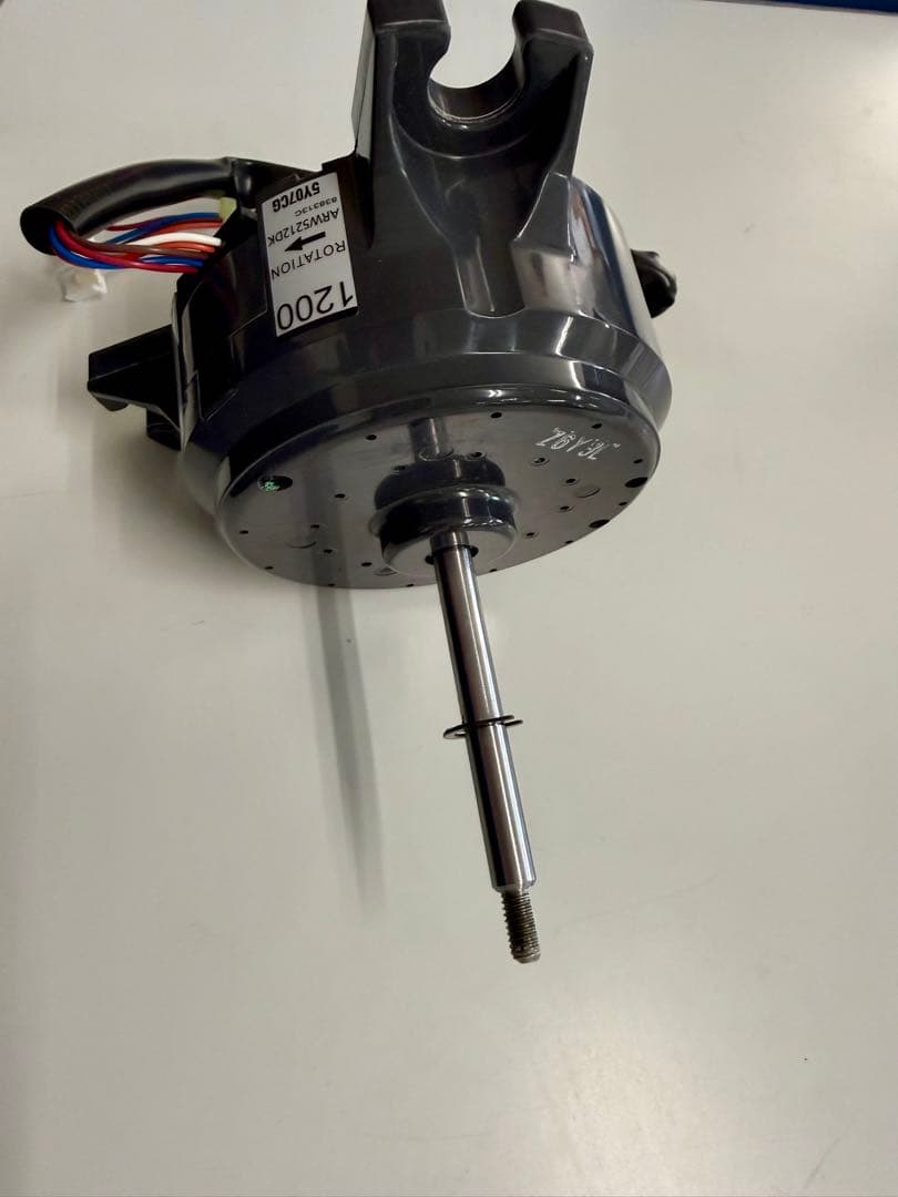 ダイキン業務用ワンダ風流用ファンモーター ARW5212DK