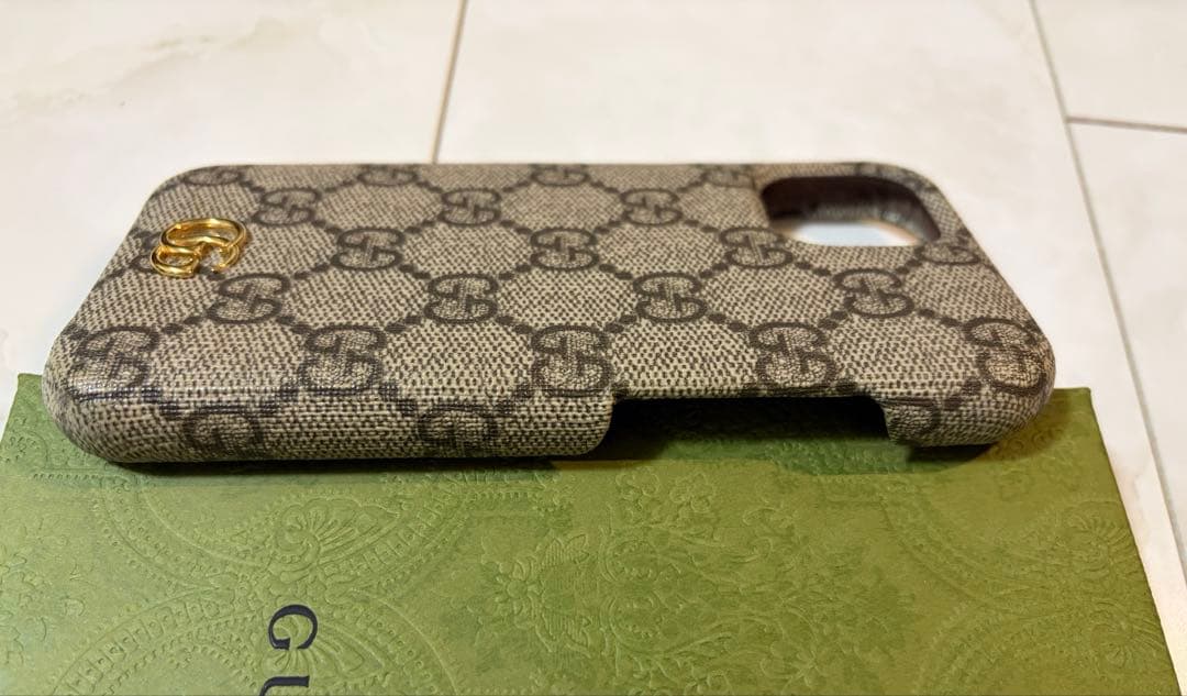 美品✨グッチ iPhone15ケース