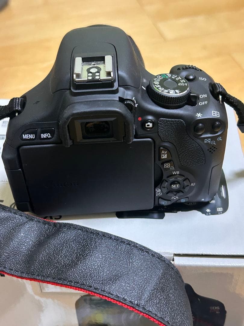 [Canon EOS Kiss X5 ]ダブルズームキット(とても美品)