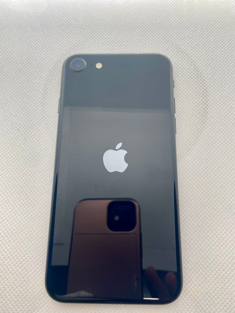 値下げ中！バッテリー100% iPhone SE3 SIMフリー 本体 64GB