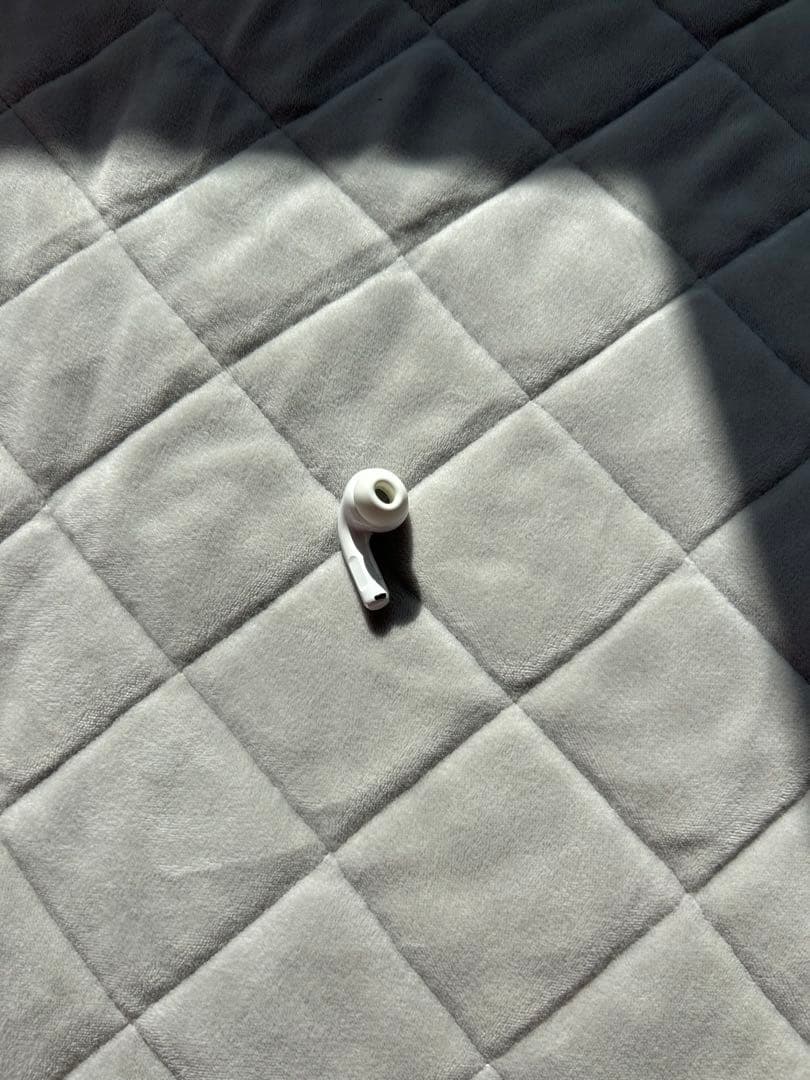Apple AirPods Pro 第二世代 (右耳のみ USB-C)