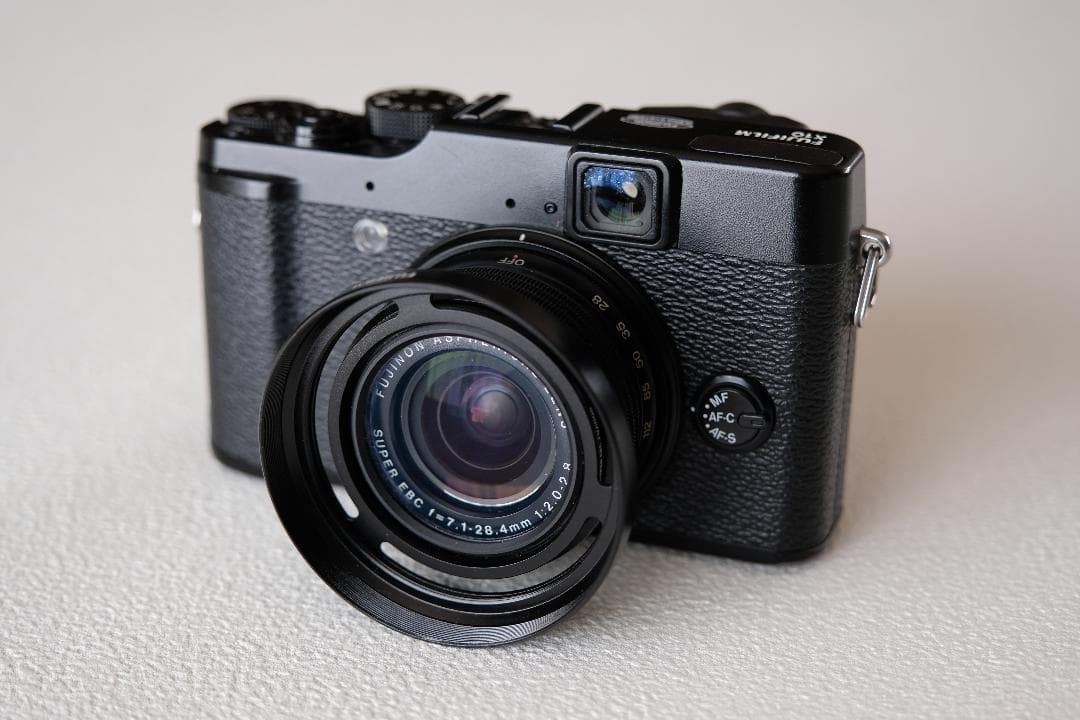 デジタルカメラ FUJIFILM X10