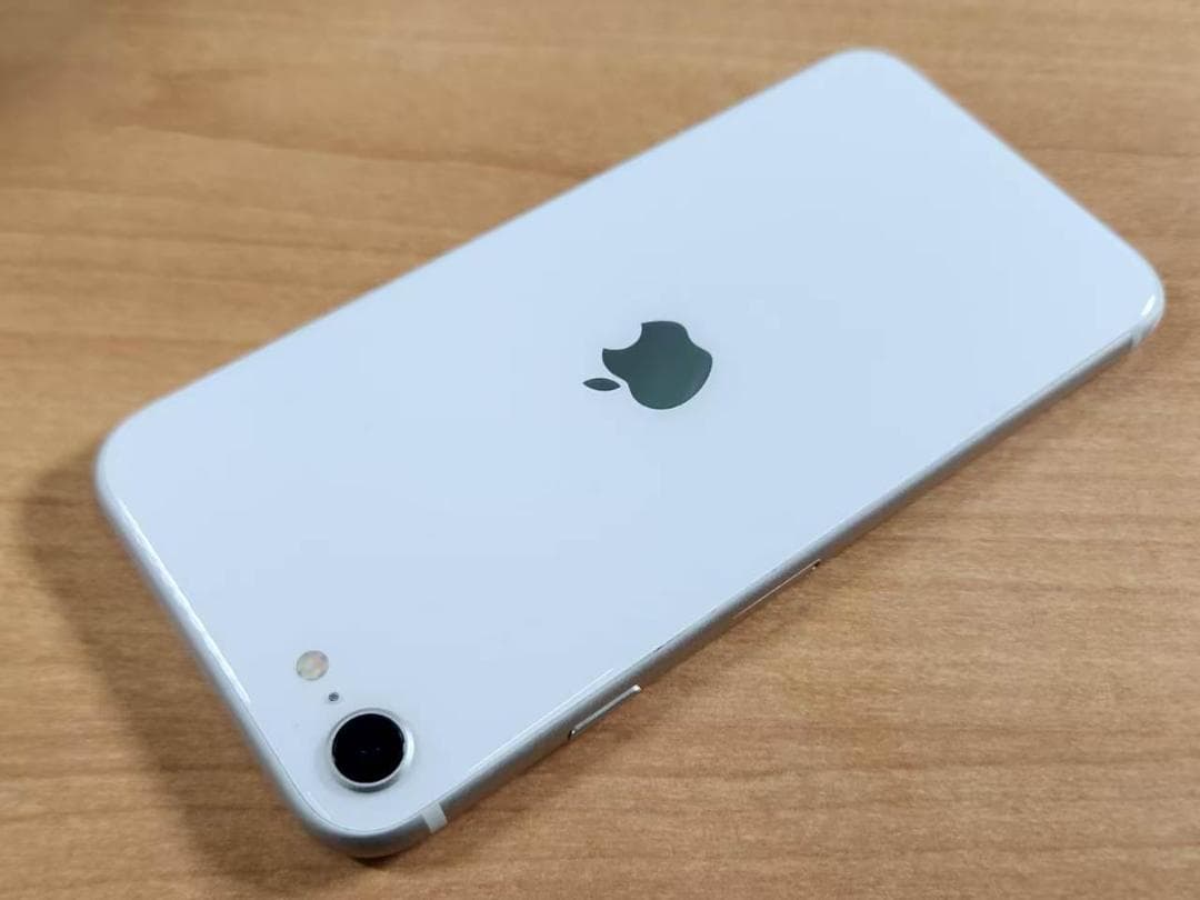 031900G iPhone SE A2782 64GB 第3世代