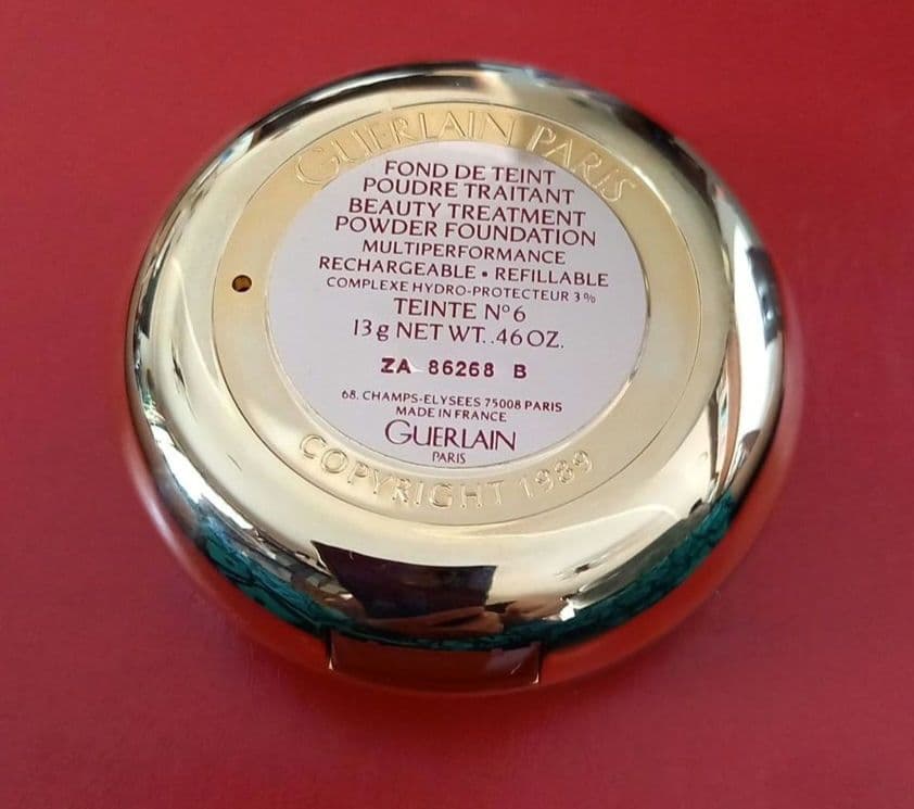 Guerlainトリートメントパウダーファンデーション