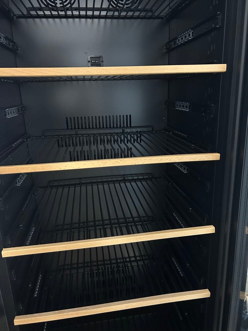 中古　美品！さくら製作所 ワインセラSAF-280G（89本収納）