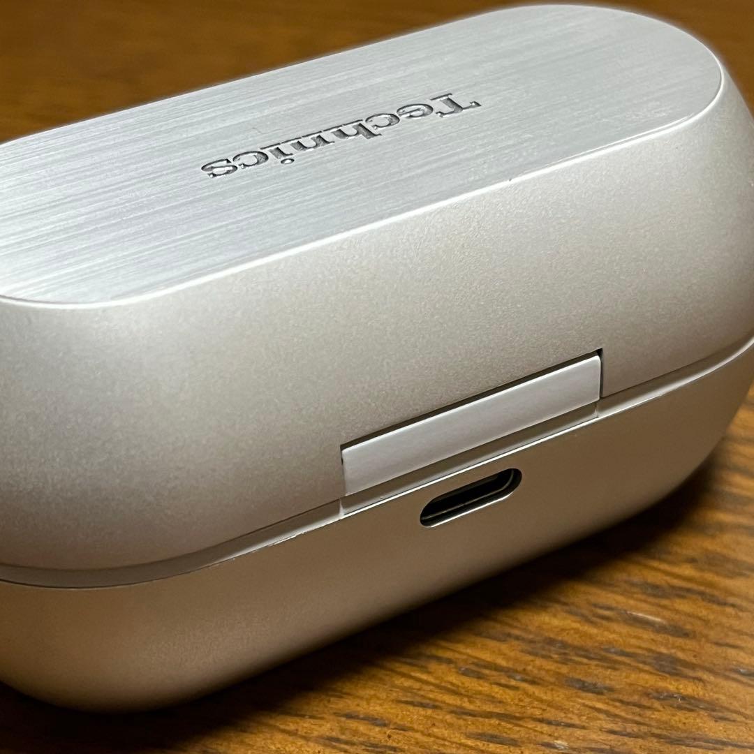 Technics EAH-AZ70W ノイズキャンセリング　ワイヤレスイヤホン