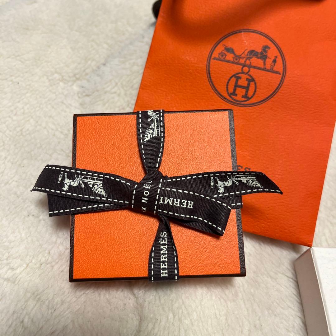 【新品】Hermes フェイスパウダー24ローズゴールド02
