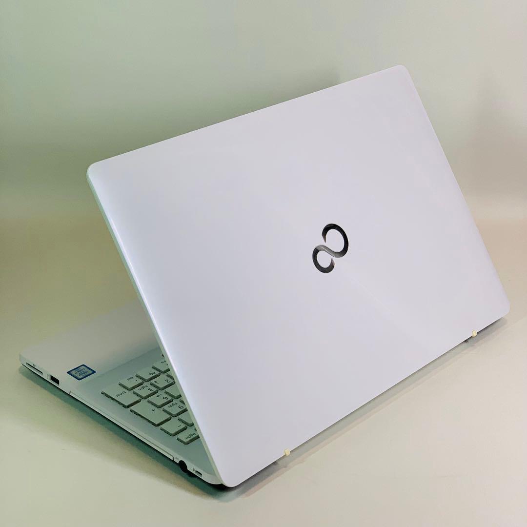 Core i7✨SSD1TB✨32GB✨カメラ✨富士通✨ホワイト✨ノートパソコン