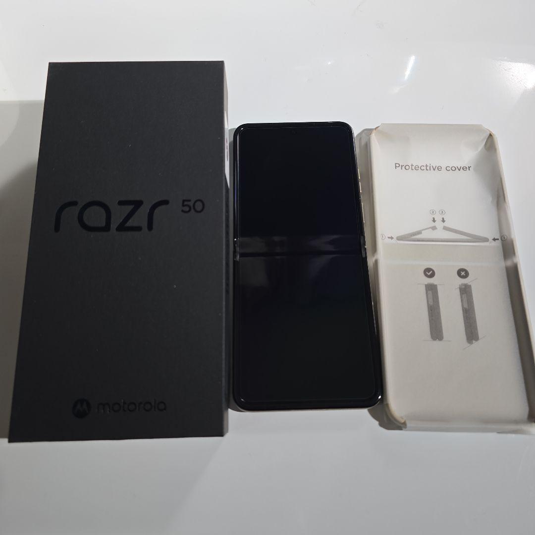 キズあり【国内版】motorola razr 50 12GB/512GB