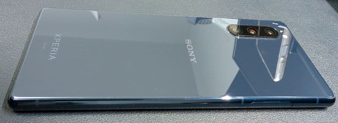 Xperia 5 (SOV41) ブルー SIM解除済み + miffy ケース